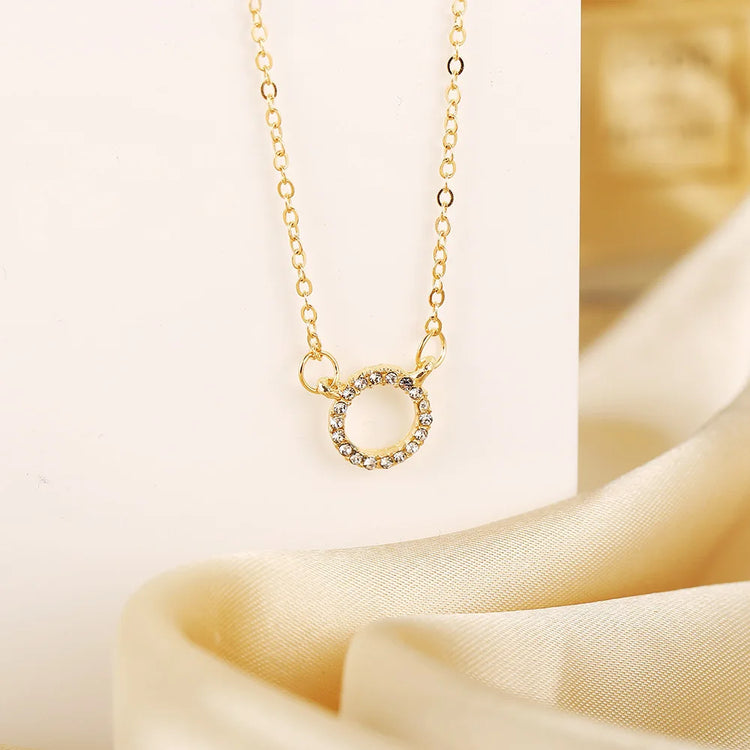 Alt Tag: Elegant metal Gold Pearl Link Chain Necklace for Women pendant necklace for wedding anniversary party gift