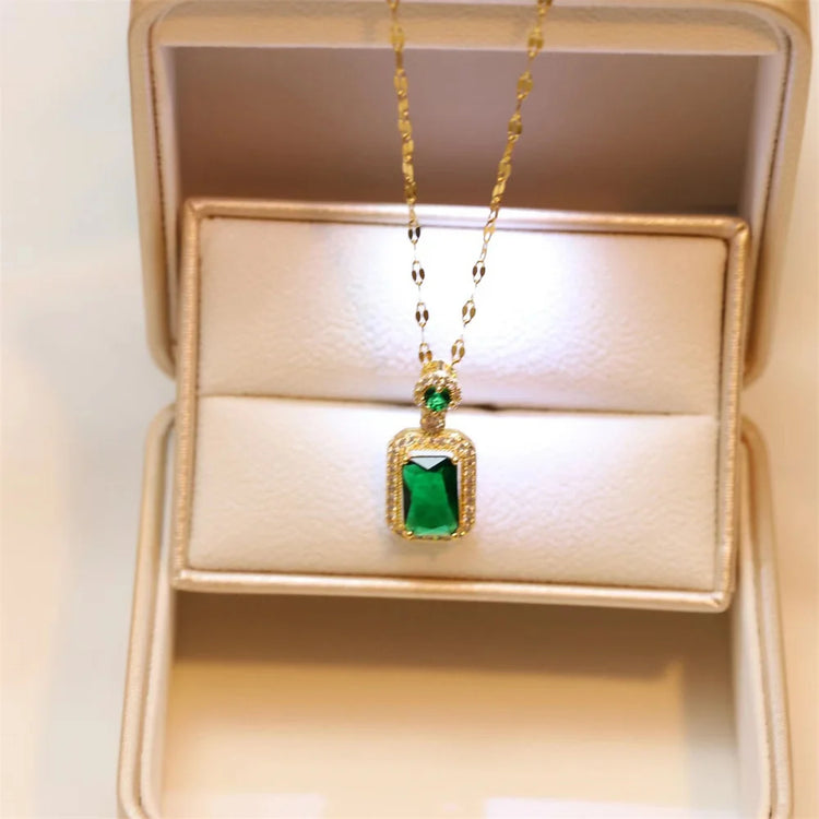 Alt Tag: emerald green zircon wedding jewelry set gold necklace pendant with emerald green zircon in luxury gift box